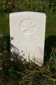 Dozinghem Military Cemetery - MacDonald, Alexander